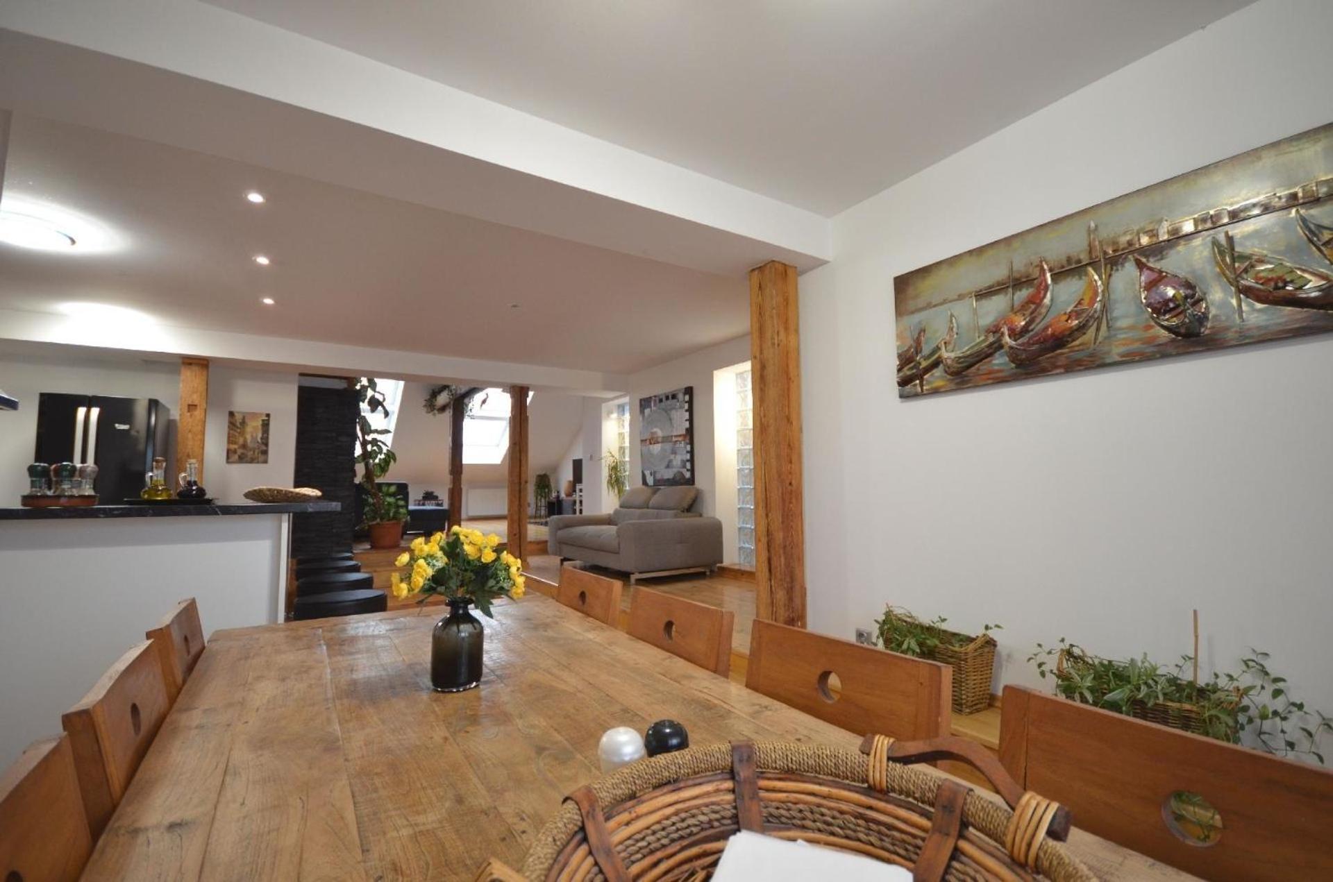 Dachgeschosswohnung Josefov Fuer 8 Personen In