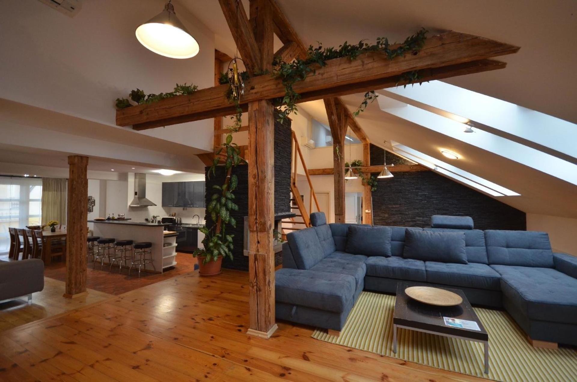Dachgeschosswohnung Josefov Fuer 8 Personen In Prag Appartamento Praga